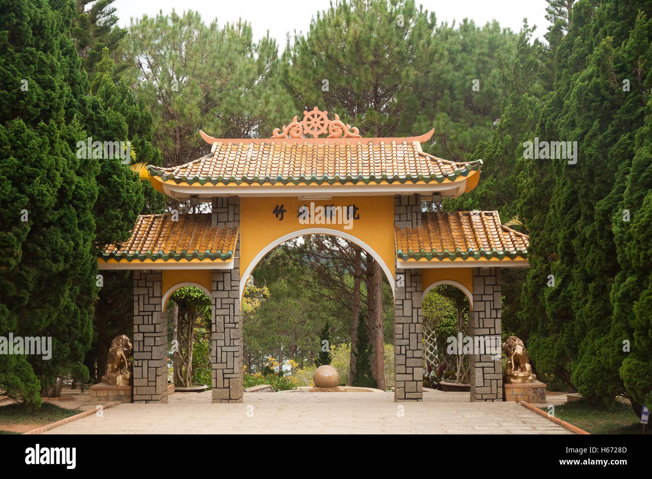 HOI AN, VIETNAM - 21 ottobre: Minh Huong sala ancestrale, fu costruita dai coloni cinesi verso la fine del XVIII secolo al culto dei loro antenati che aveva fondato la Minh Huong village il Ott 21, 2014 Foto Stock