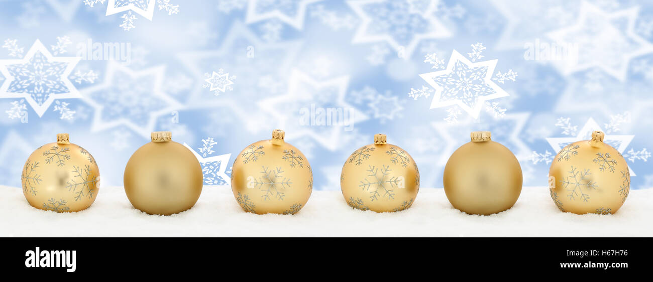 Natale palline dorate banner Decorazione inverno Neve copyspace spazio copia testo Foto Stock