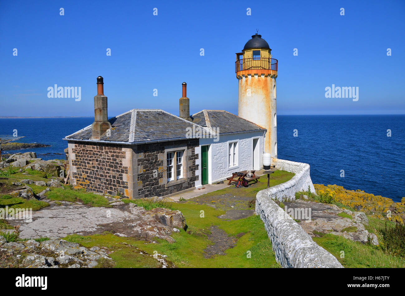 Bassa Luce faro,sull'Isola di maggio, Fife. Foto Stock