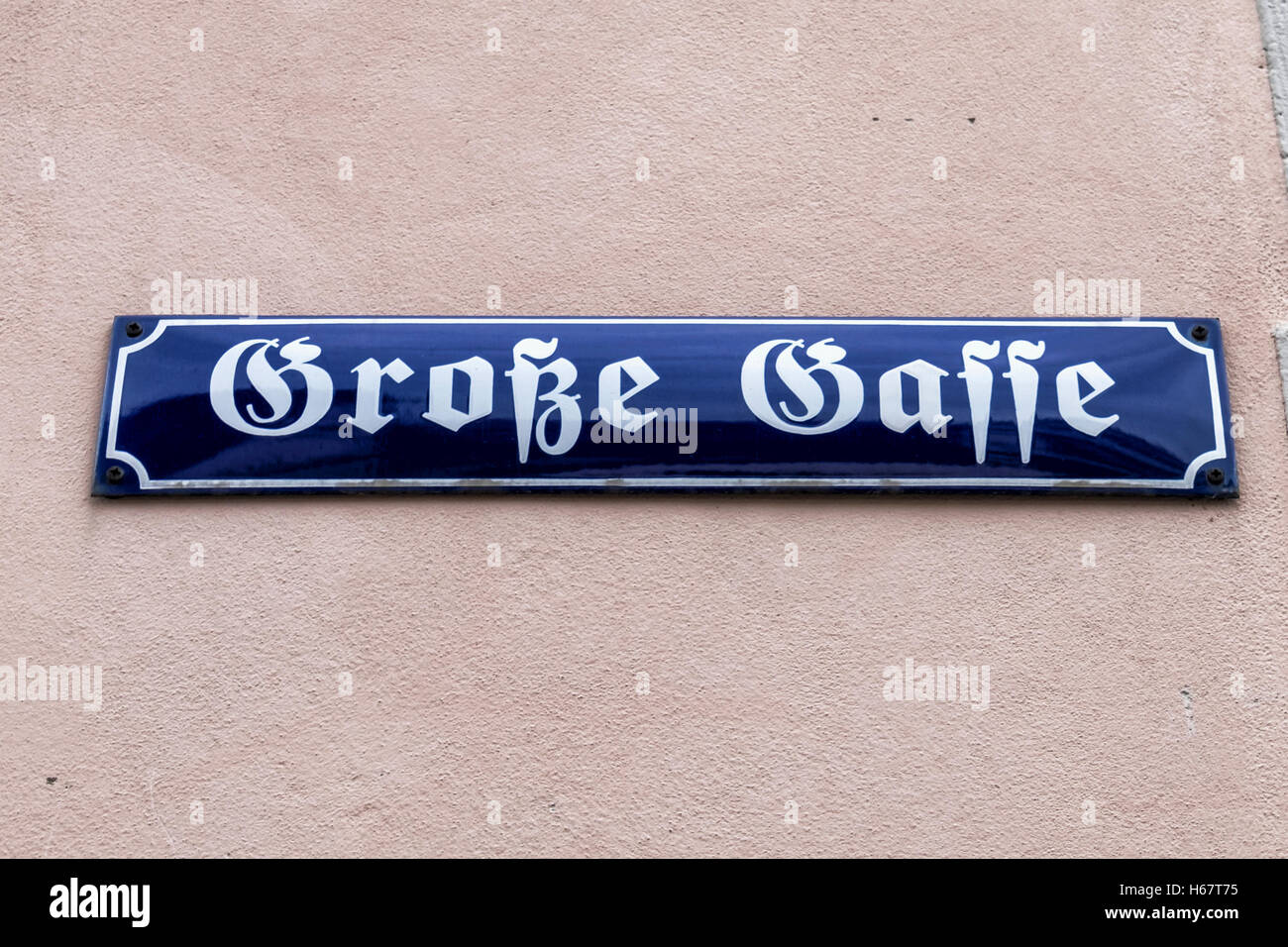 Grosse Gasse, vecchio blu e smalto bianco strada segno. Michelstadt, Assia meridionale, Germania Foto Stock