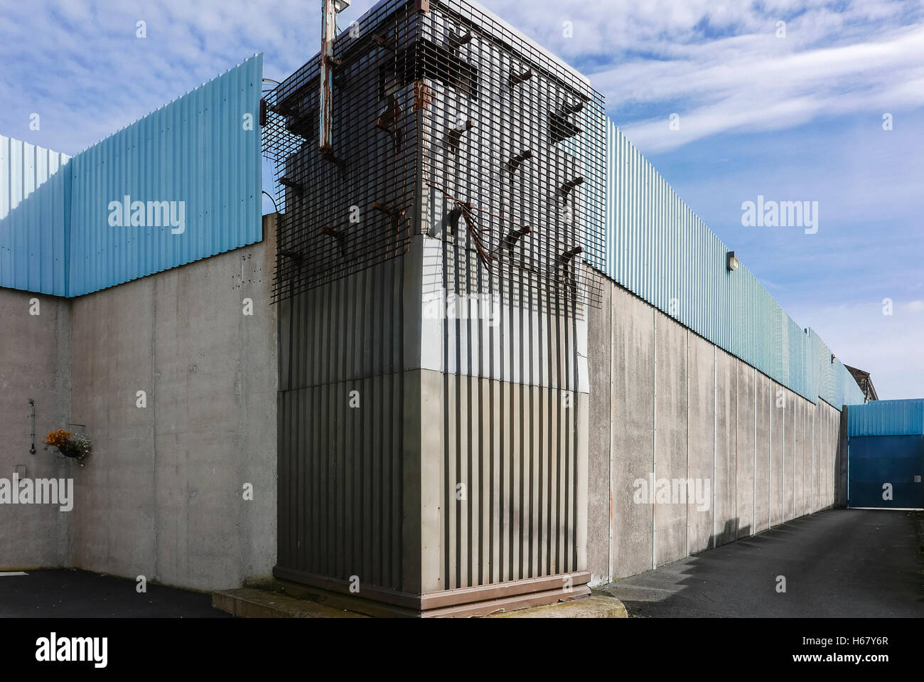 Torre di avvistamento a Crumlin Road gaol, Belfast, un ex carcere di massima sicurezza per i paramilitari. Foto Stock
