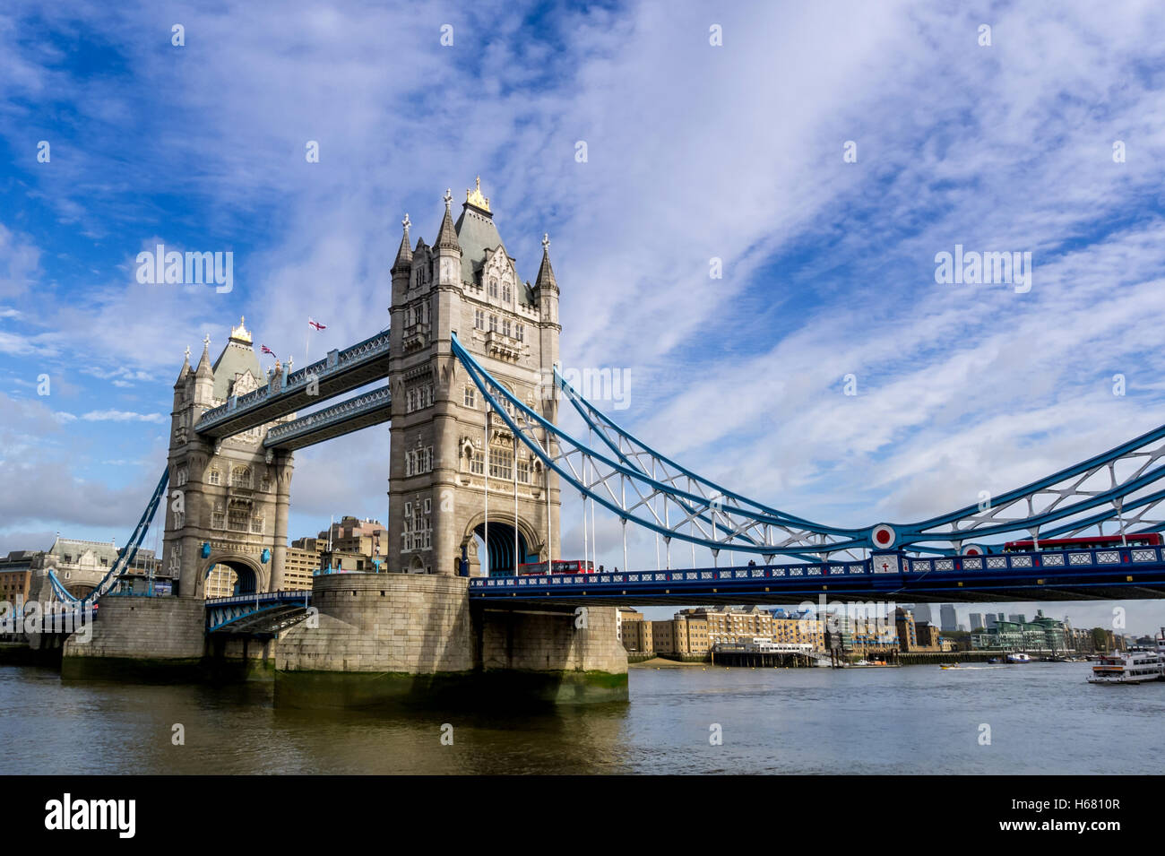 Il Tower Bridge di Londra centrale Foto Stock