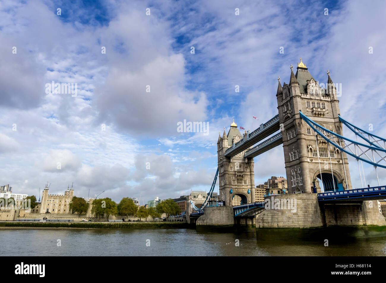 Il Tower Bridge di Londra centrale Foto Stock