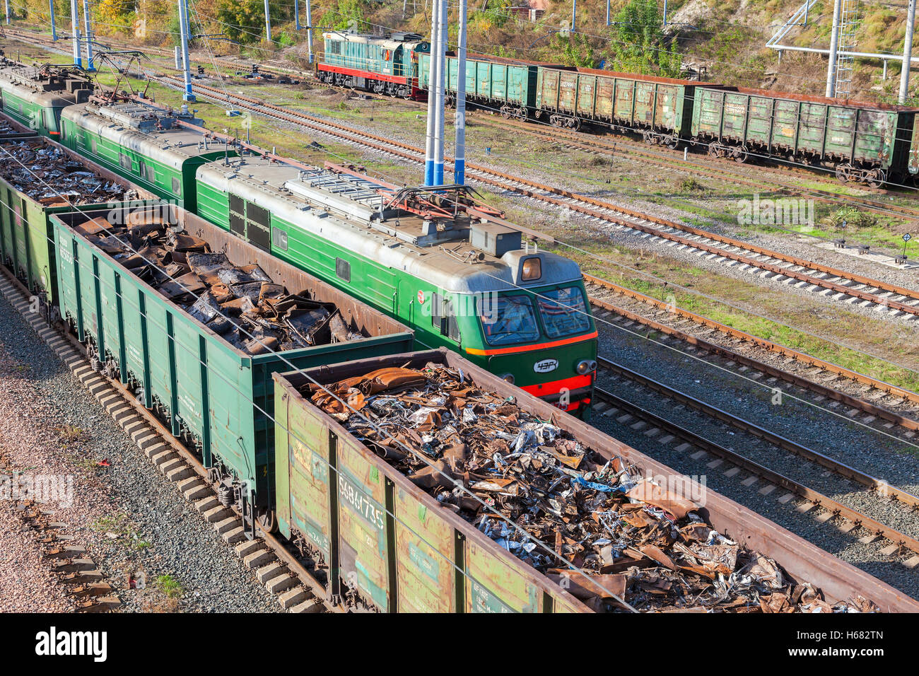 La ferrovia carri merci. I treni delle Ferrovie Russe company (RZhD) Foto Stock