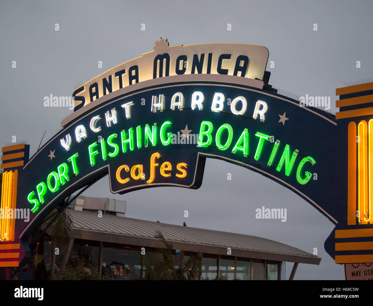 Santa Monica Pier insegna al neon Foto Stock