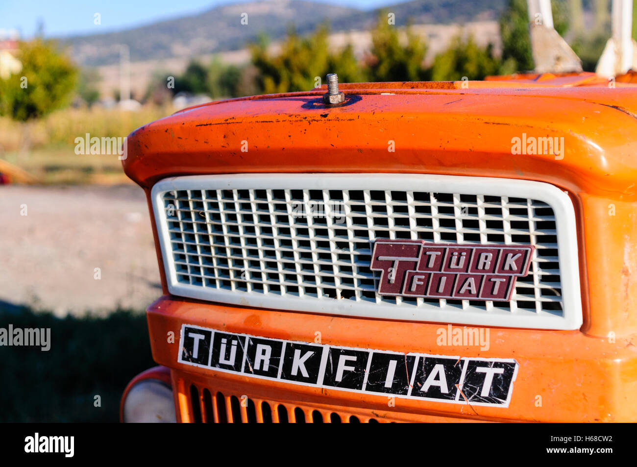 Turco Turkfiat Fiat trattore arancione Foto Stock