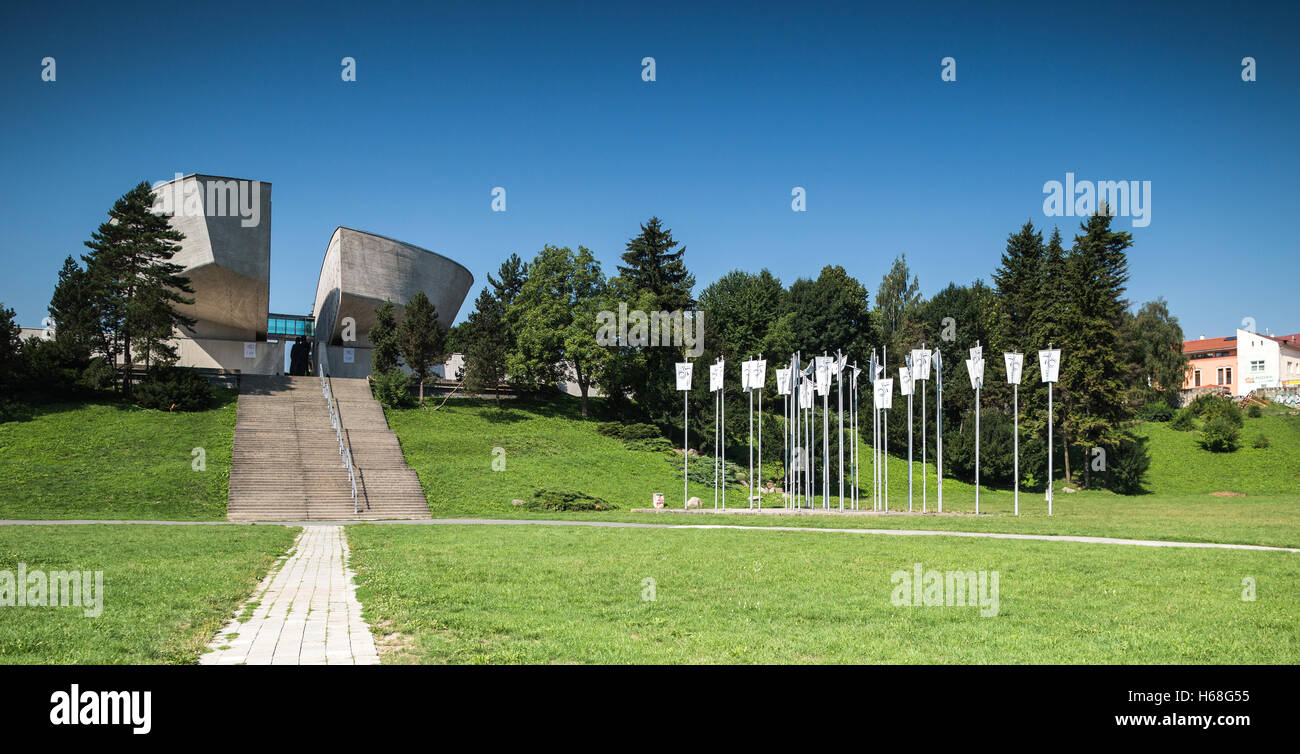 Banska Bystrica, Slovacchia - 07 agosto 2015: moderno edificio del Museo della Rivolta Nazionale Slovacca di Banska Bystrica, Slova Foto Stock
