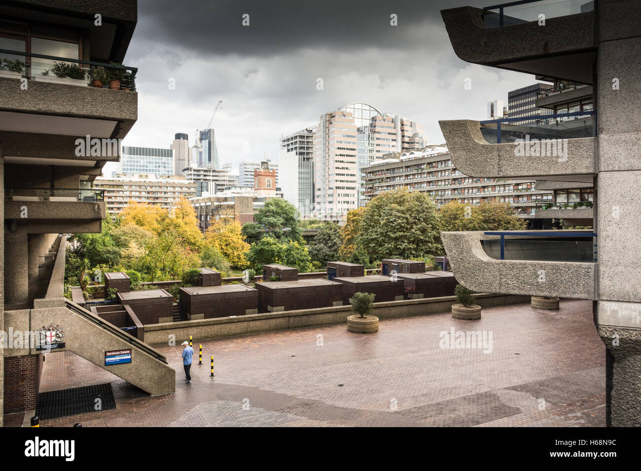 Il Barbican complesso di abitazioni nella città di Londra, Regno Unito Foto Stock