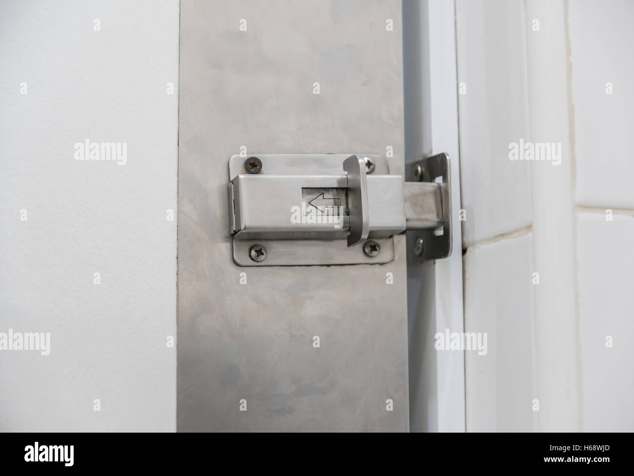 Fermo di sicurezza o le porte chiuse in condominio. Foto Stock