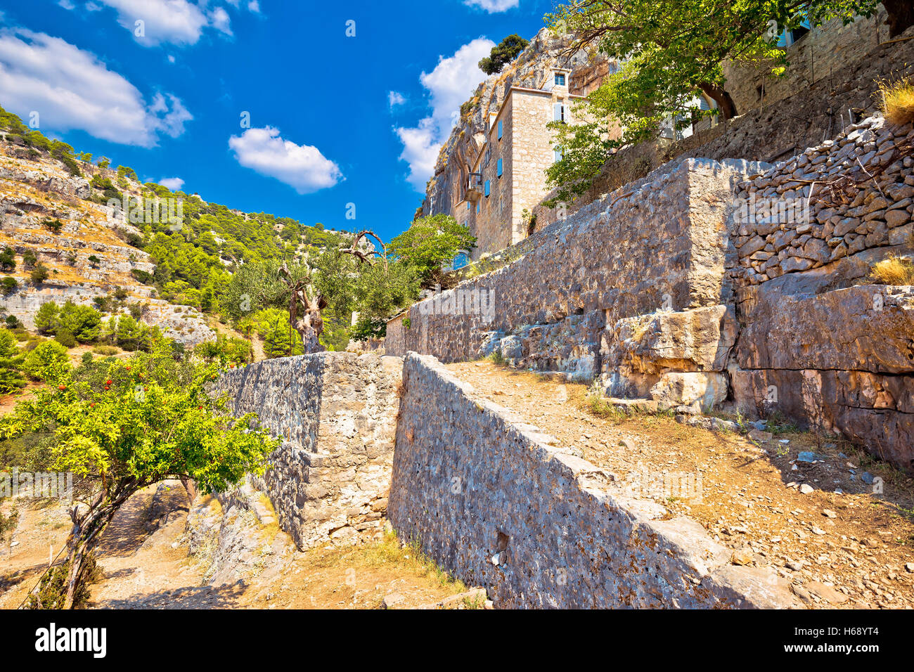 Pustinja Blaca hermitage nel deserto di pietra di isola di Brac, Dalmazia, Croazia Foto Stock