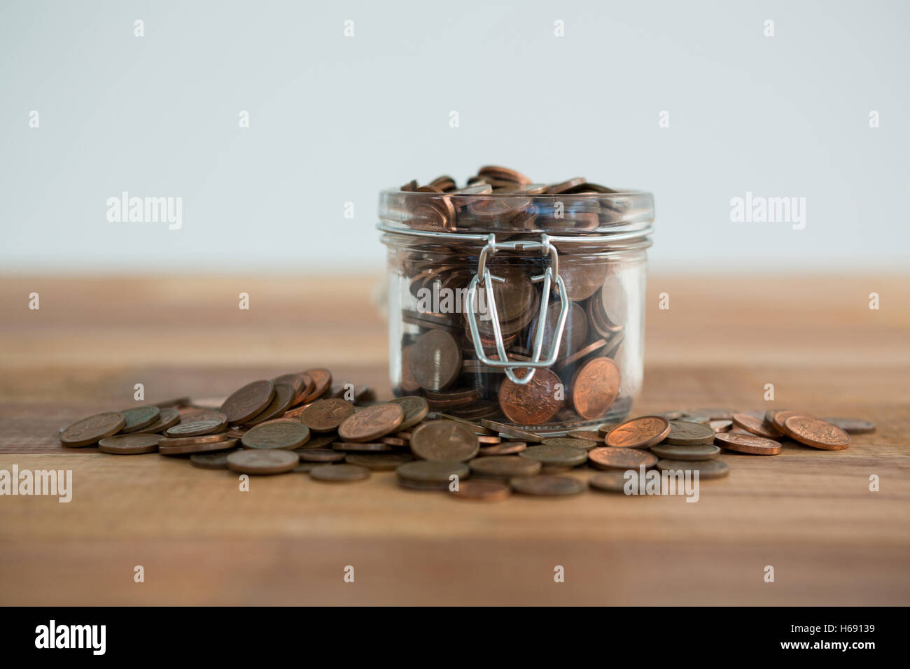 Close-up di monete in vaso Foto Stock