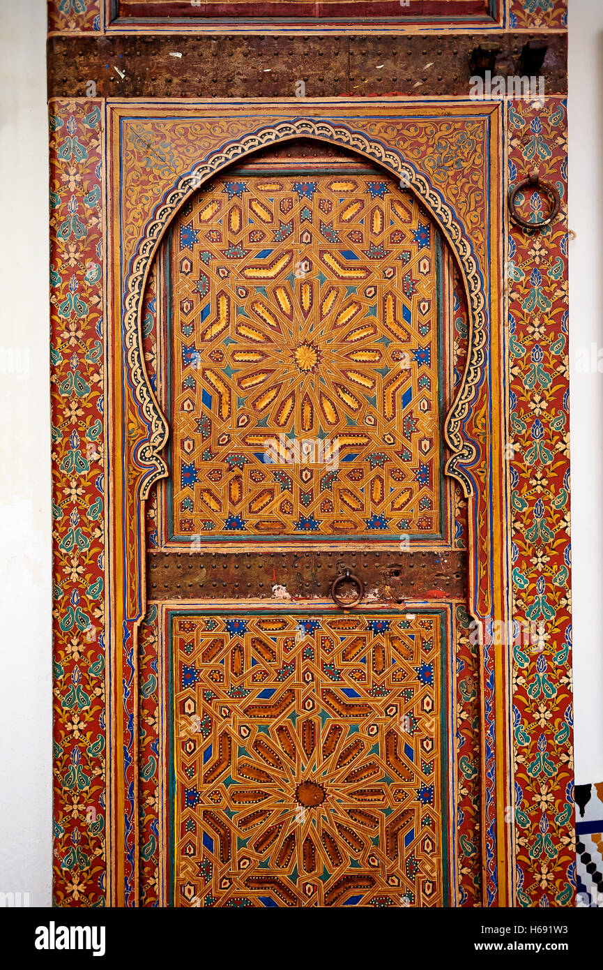 Berber Arabesque Morcabe pannelli dipinti del Museo di Marrakesh nel dar Menebhi Palace, Marrakech, Marocco Foto Stock