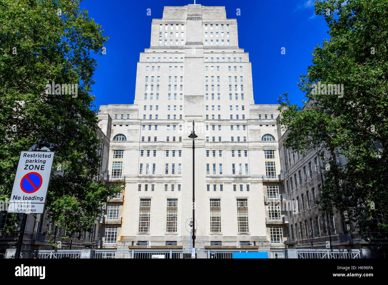 Esterno del Senate House Library a Londra Foto Stock