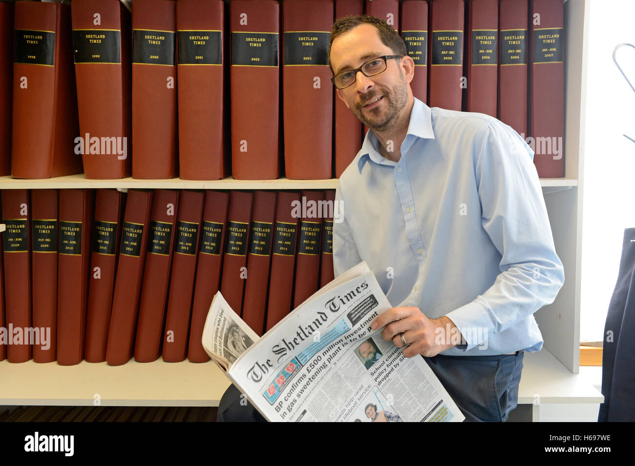 Adam Civico Editor dei tempi delle Shetland. Shetland di proprietà della famiglia giornale locale. Foto Stock