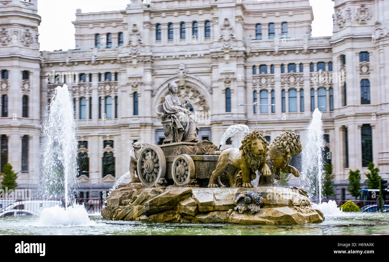 Questa fontana in marmo con i lions è stata progettata da Ventura Rodriguez nel XVIII secolo e dedicato all'antica dea della fertilit Foto Stock