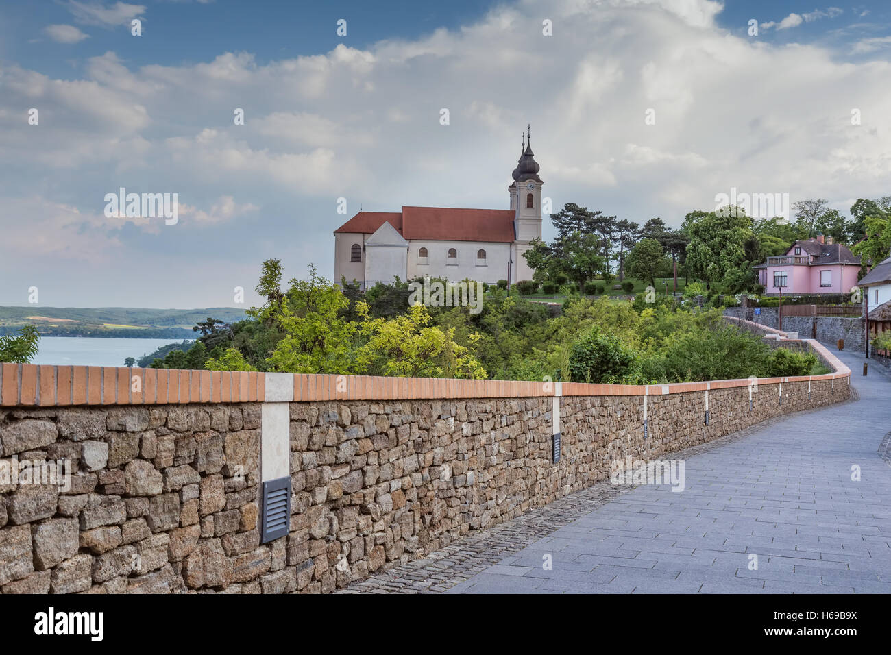 Vista della Abbazia di Tihany al Lago Balaton in Ungheria Foto Stock