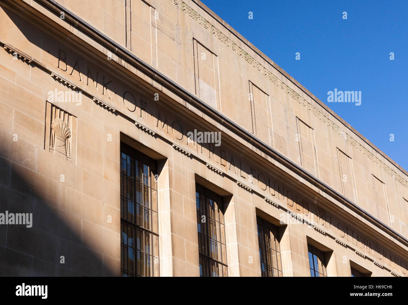 Il Sir John A. Macdonald edificio precedentemente la Bank of Montreal edificio in Ottawa, Ontario, Canada. Foto Stock