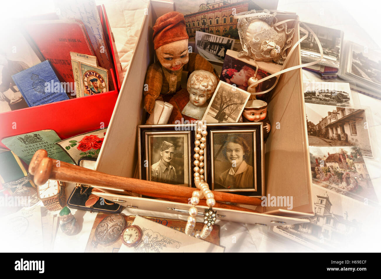 Scatole si estenda con una durata di vita di coniugi cimeli e memorie Foto Stock