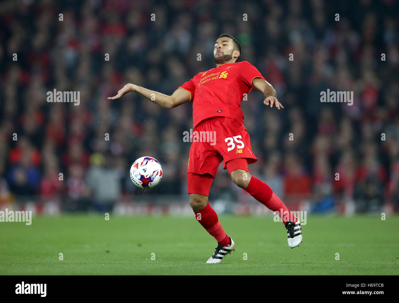 Kevin Stewart di Liverpool durante la EFL Cup, partita del 16 ad Anfield, Liverpool. PREMERE ASSOCIAZIONE foto. Data immagine: Martedì 25 ottobre 2016. Vedi PA storia CALCIO Liverpool. Il credito fotografico dovrebbe essere: Nick Potts/PA Wire. RESTRIZIONI: Nessun utilizzo con audio, video, dati, elenchi di apparecchi, logo di club/campionato o servizi "live" non autorizzati. L'uso in-match online è limitato a 75 immagini, senza emulazione video. Nessun utilizzo nelle scommesse, nei giochi o nelle pubblicazioni di singoli club/campionati/giocatori. Foto Stock