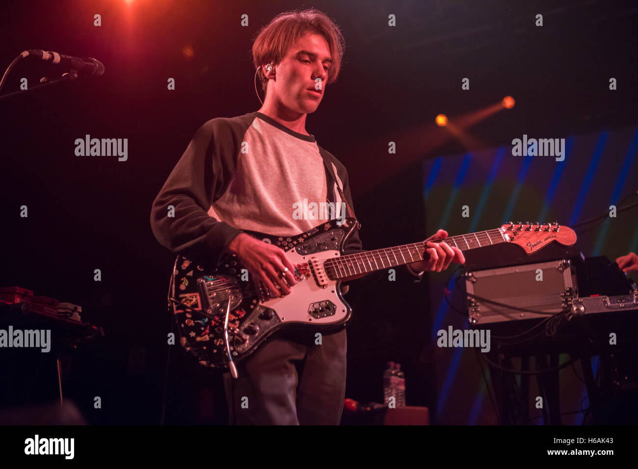 Londra, Regno Unito. 26 ott 2016. Gabriel Winterfield di Jagwar ma esegue sul palco a sala da ballo elettrico su ottobre 26, 2016 a Londra, Inghilterra Credito: Michael Jamison/Alamy Live News Foto Stock