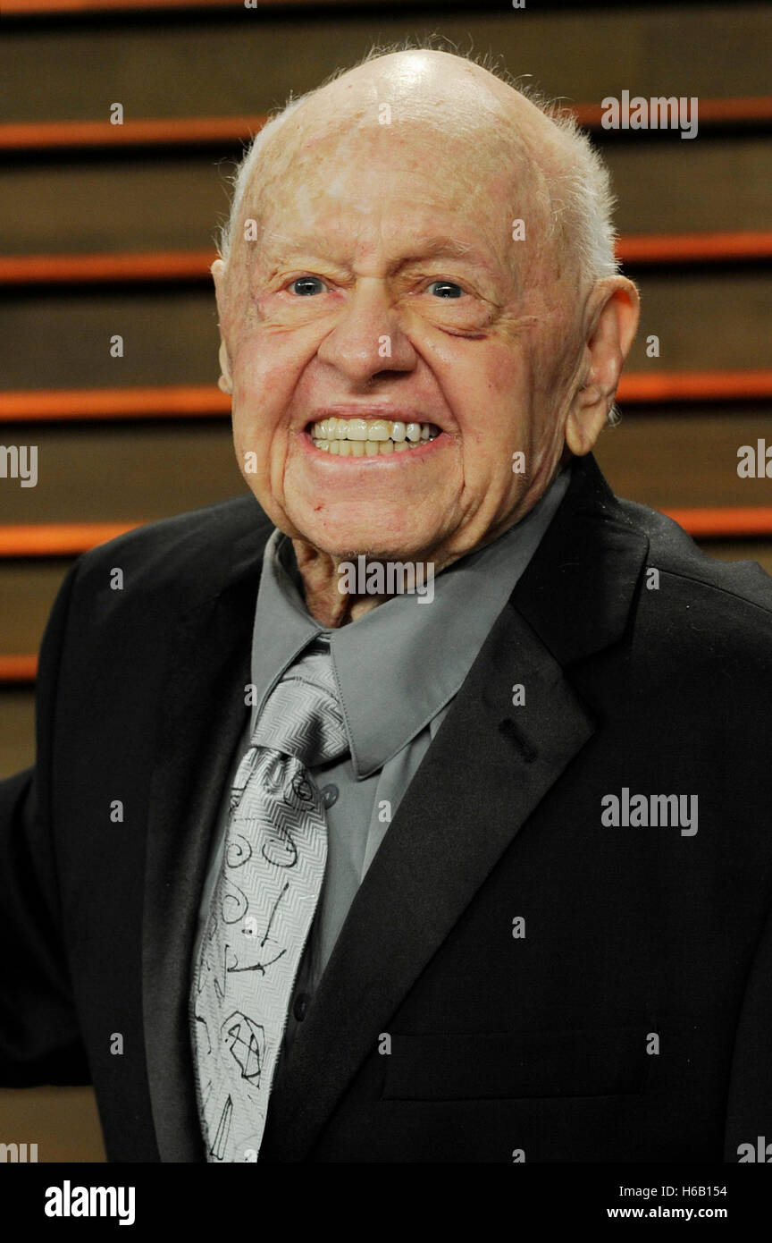 Mickey Rooney assiste il 2014 Vanity Fair Oscar Party il 2 marzo 2014 in West Hollywood, California. Foto Stock