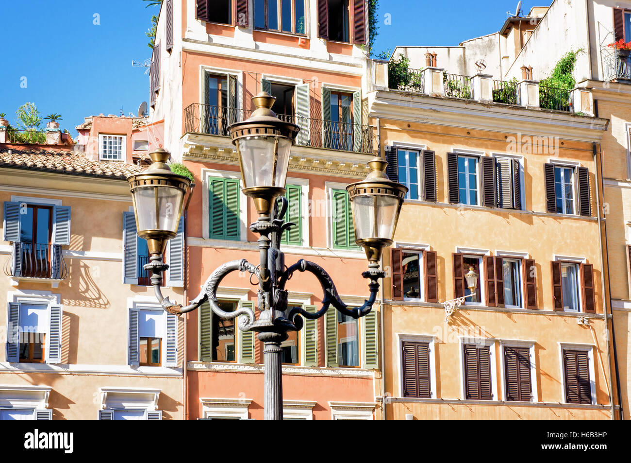 Edifici e finestre in Piazza di Spagna - Roma Italia Foto Stock