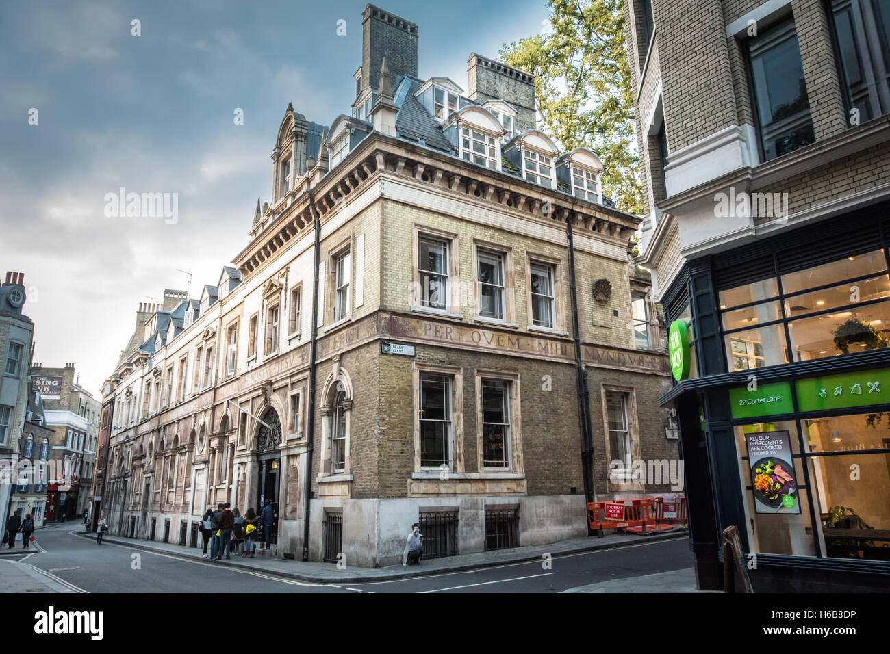 Youth Hostels Association, London St Pauls Hostel, carter Lane, Londra, Inghilterra, Regno Unito Foto Stock