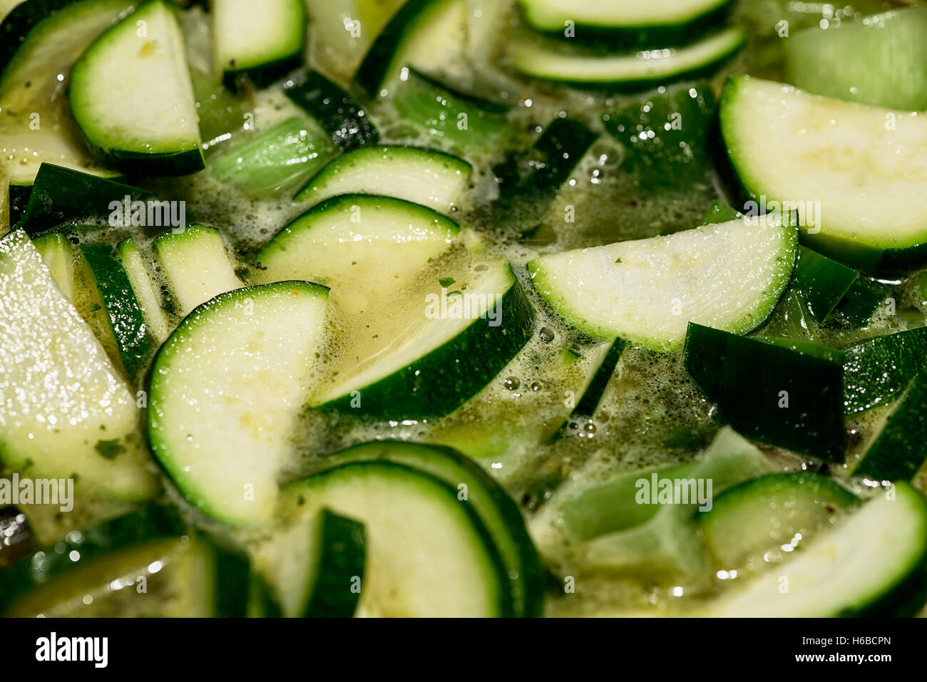 Cucina fresca zuppa di zucchine Foto Stock