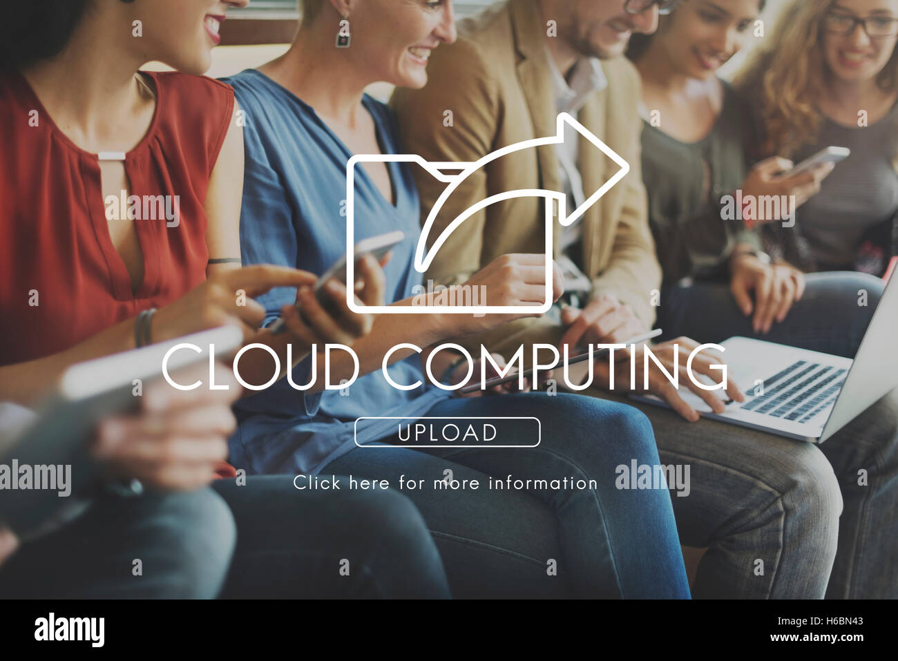 Il trasferimento dei dati Exchange sincronizzazione condivisione concetto di caricamento Foto Stock