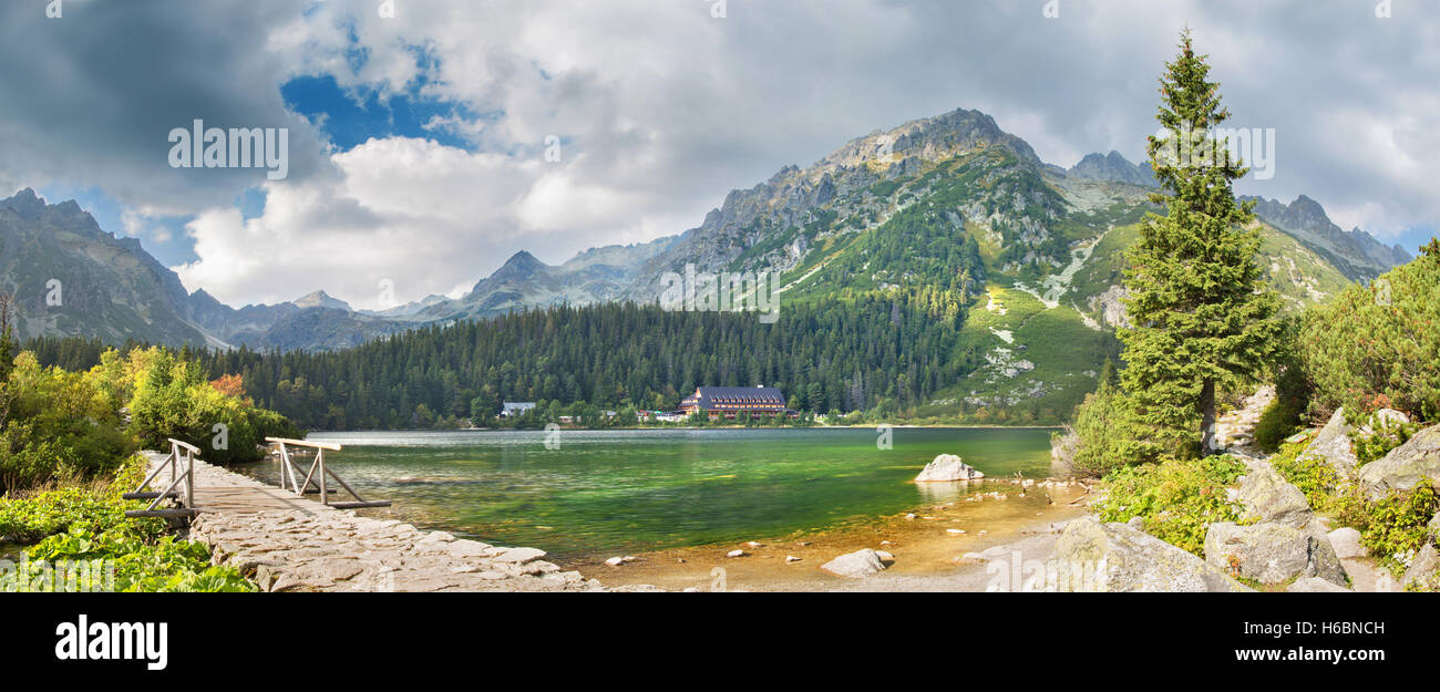 Alti Tatra - Popradske Pleso lago e Chalet Foto Stock