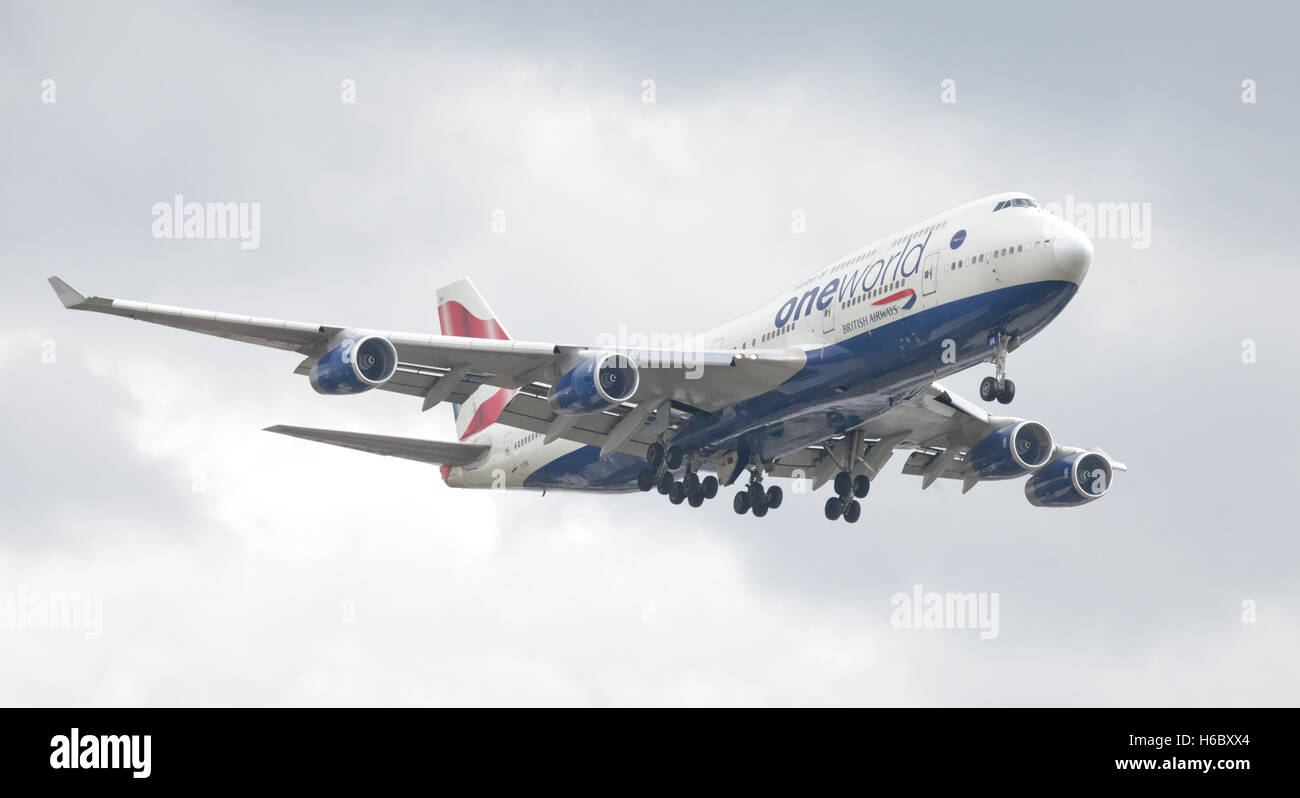British Airways Boeing 747 G-CIVK venuta in terra a Londra Heathrow Airport LHR Foto Stock