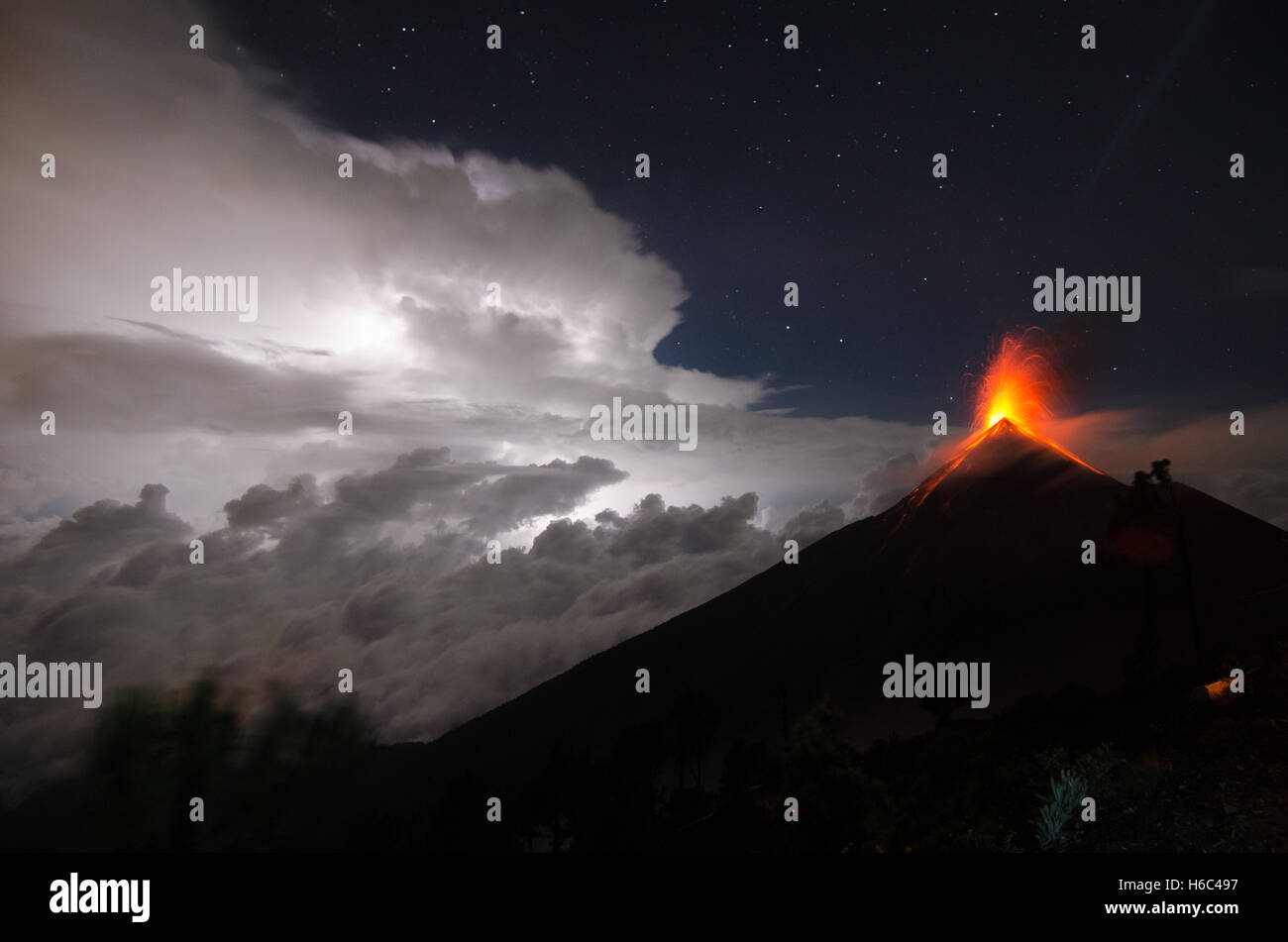Volcan de Fuego in Guatemala Foto Stock