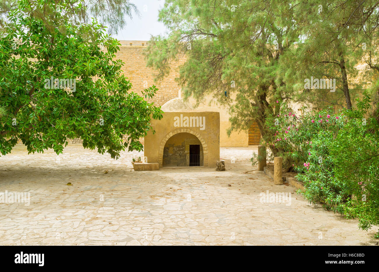 La Kasbah di Hammamet è il punto di riferimento medievale situato sulla costa di Cap Bon, in Tunisia. Foto Stock