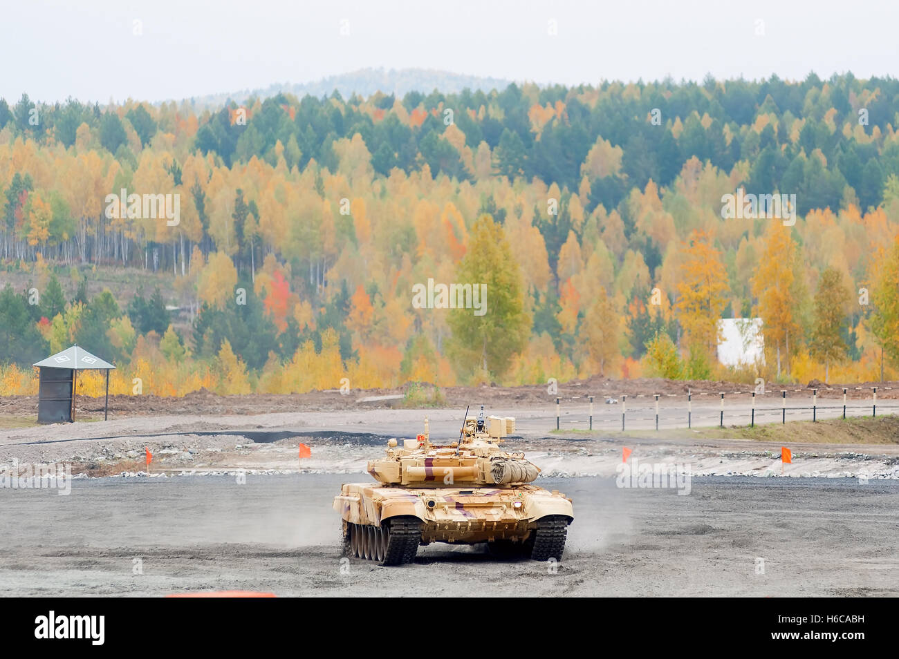 Modernizzate serbatoio T-90S in azione Foto Stock