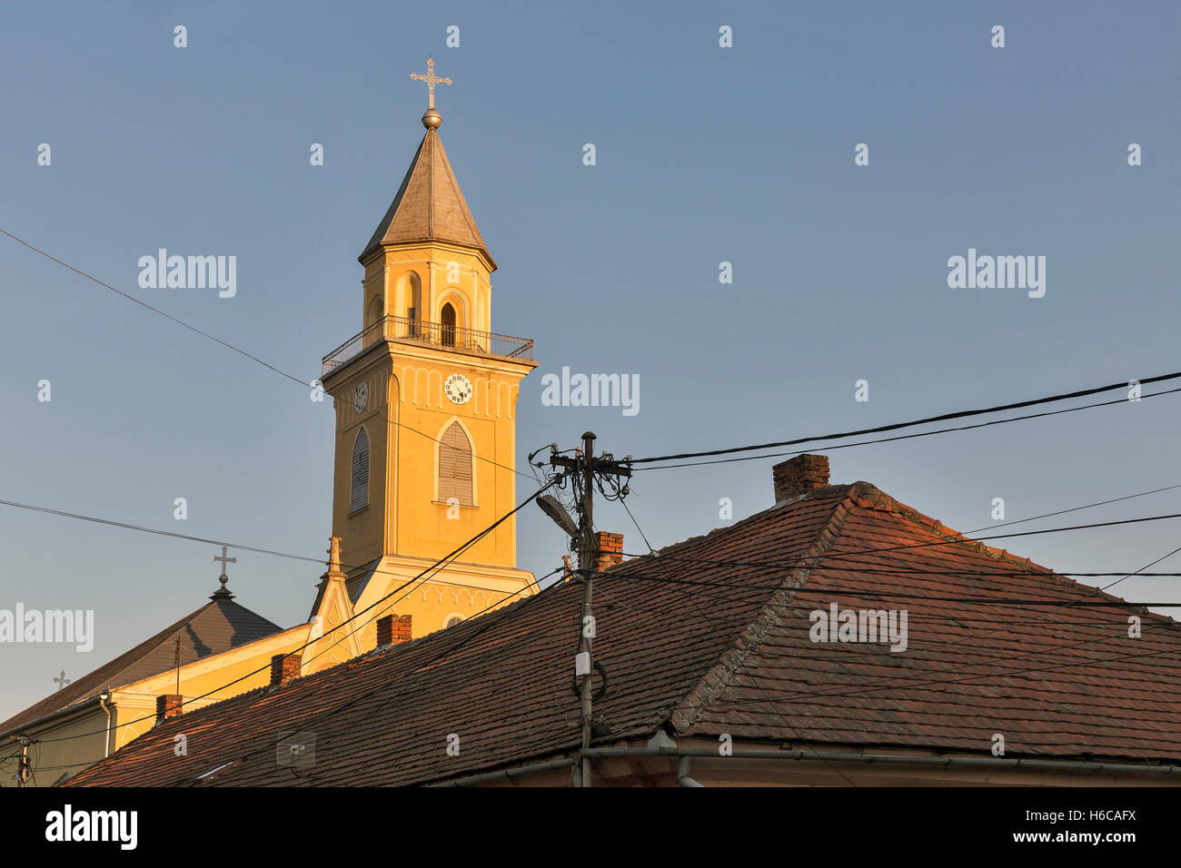 Cattedrale cattolica romana dell Esaltazione della Santa Croce costruito nel XIII secolo in Berehove, Ucraina Foto Stock