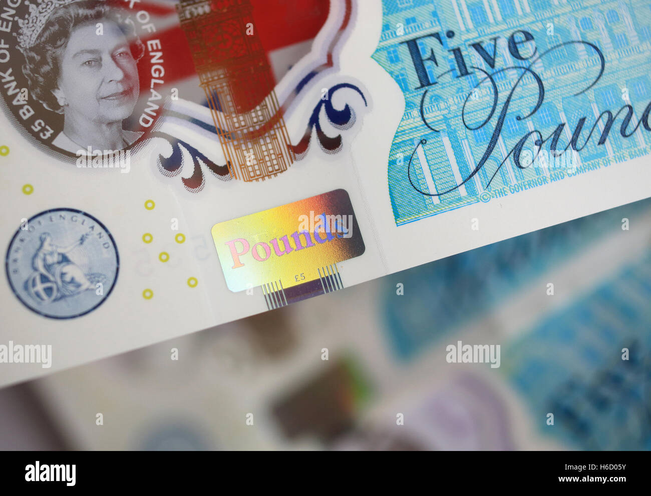 L'ologramma sull'2016 nuova banca di Inghilterra £5 plastica nota. Foto Stock
