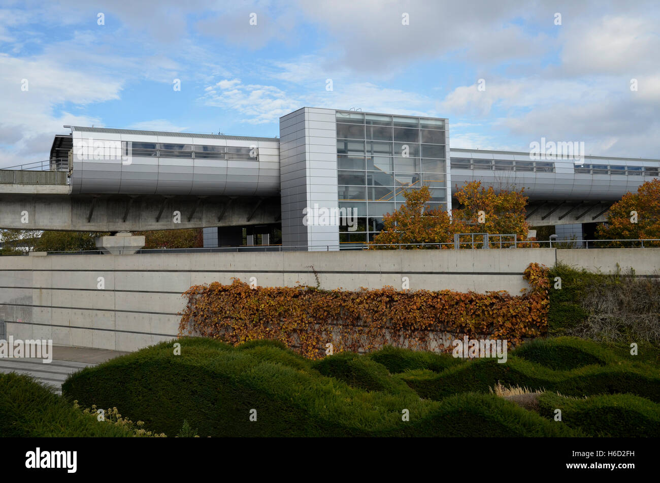 Pontoon Dock Station sulla linea delle Docklands Light Railway nell'east end di Londra Foto Stock