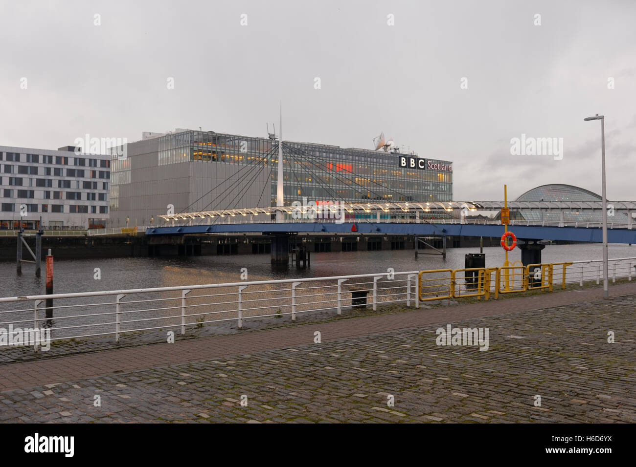 BBC Scotland sede presso pacific quay Glasgow di notte Foto Stock