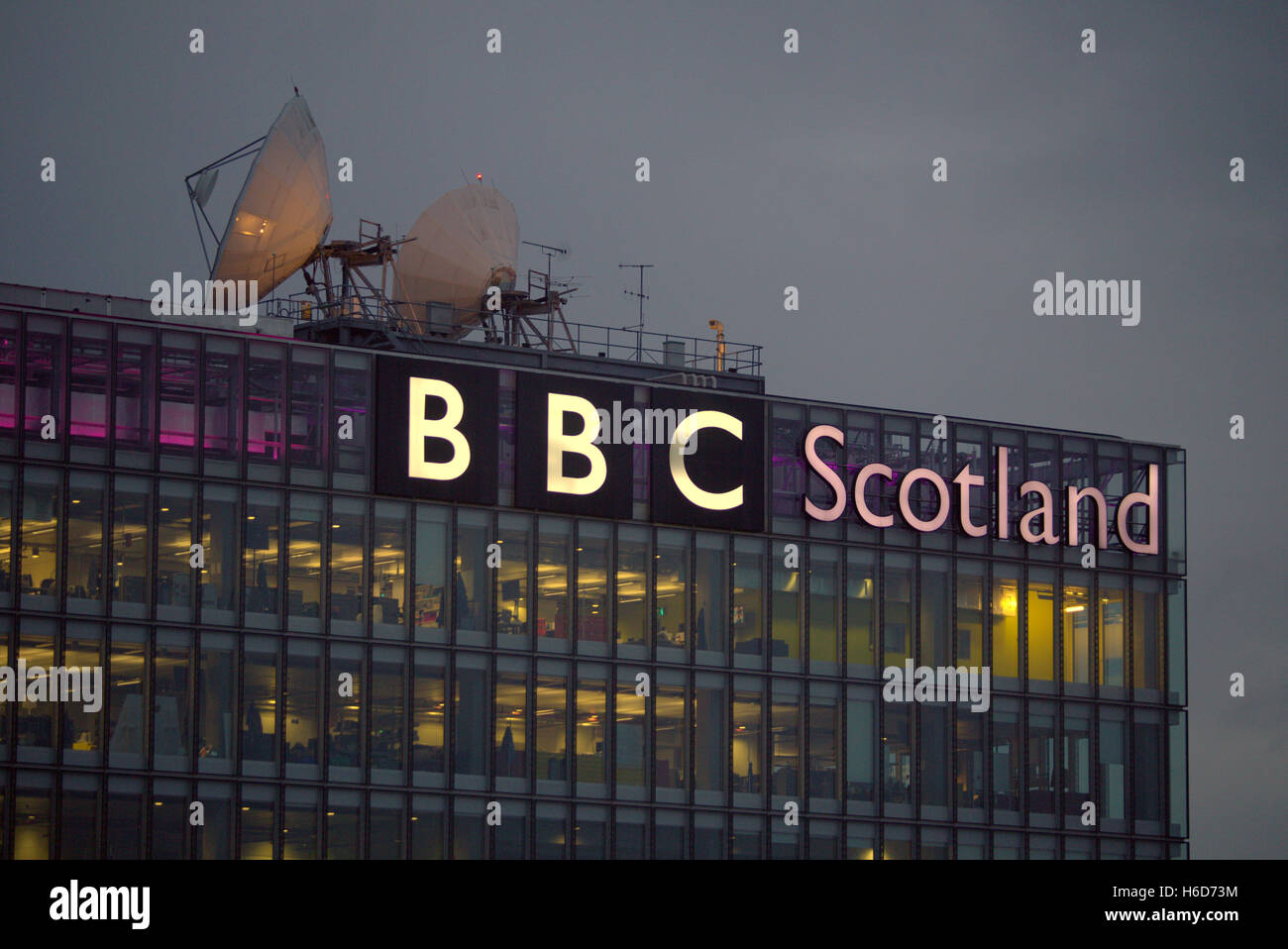 BBC Scotland sede presso pacific quay Glasgow di notte Foto Stock