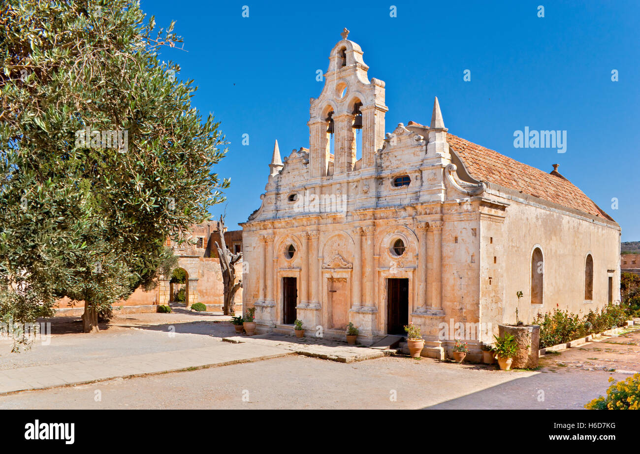 La grande facciata del barocco veneziano la chiesa al monastero di arkadi, Creta. Foto Stock