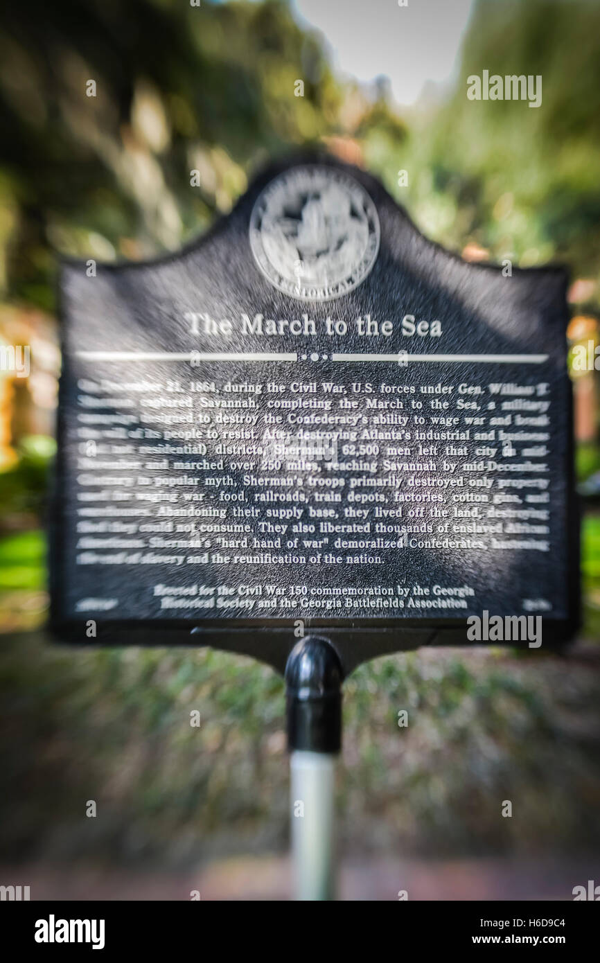 Un metallo storico segno posto commemora il marzo al mare durante la Guerra Civile di piombo in General Sherman attraverso Savannah GA Foto Stock