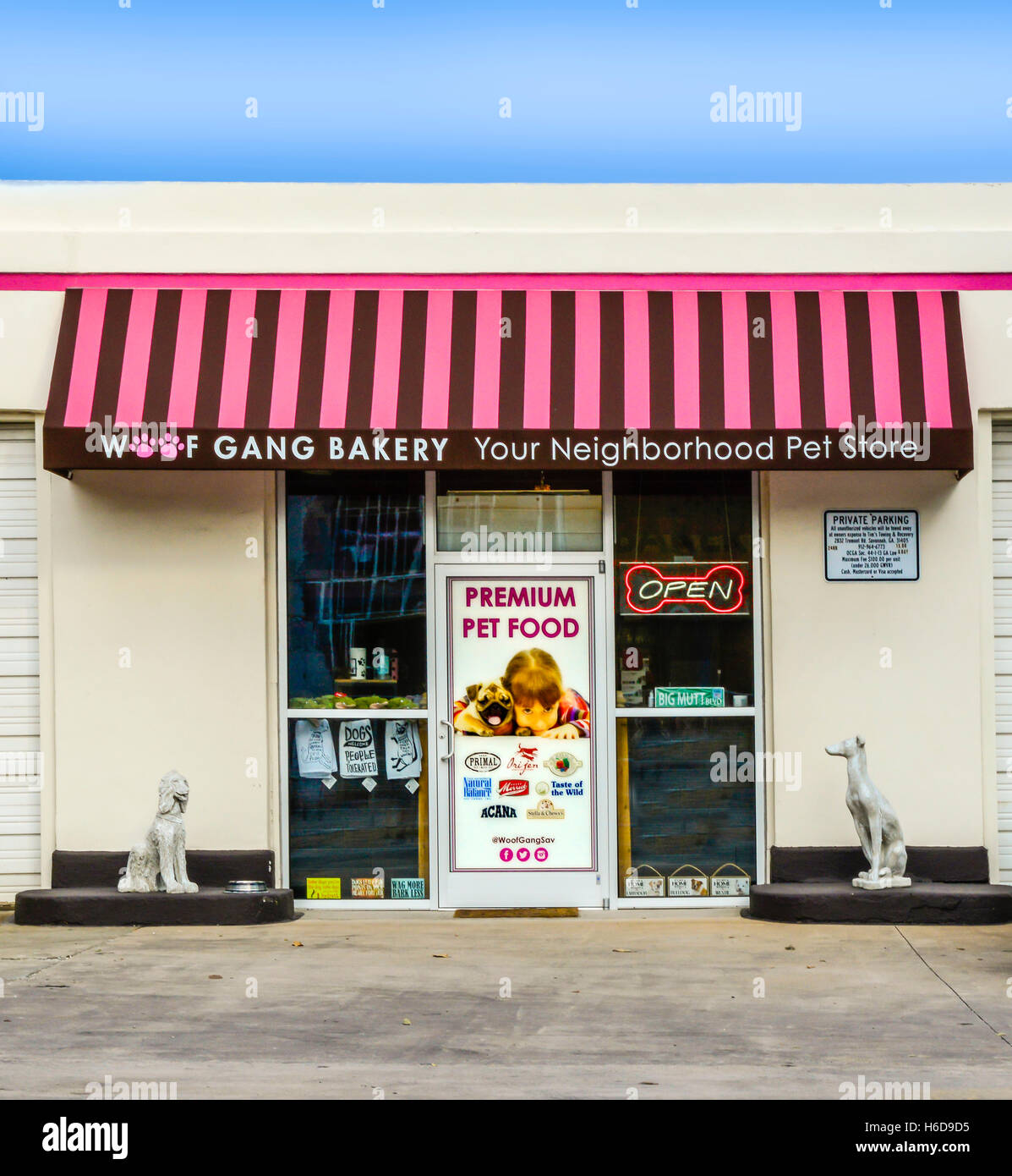 La trama pista panificio, un quartiere pet store è entrata nella savana, GA Foto Stock