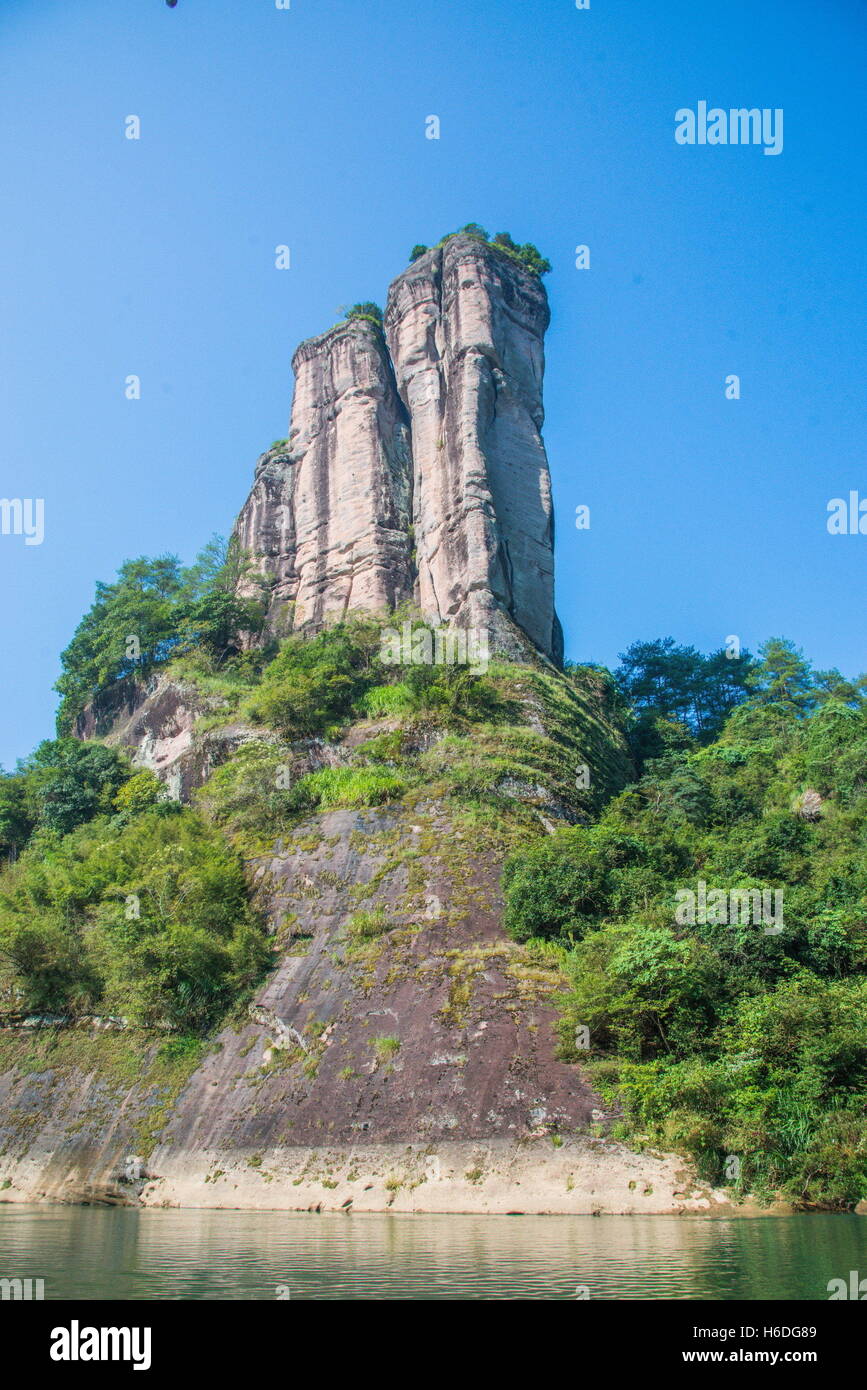 Nanping, Nanping, Cina. Xix Sep, 2016. Nanping, CINA-Settembre 19 2016: (solo uso editoriale. Cina OUT) Scenario di nove flusso di torsione in Wuyi Mountain, Nanping, a sud-est della Cina di provincia del Fujian, Settembre 19th, 2016. I nove Twist Stream, noto anche come flusso di Jiuqu, è famosa per la corrente di avvolgimento. © SIPA Asia/ZUMA filo/Alamy Live News Foto Stock