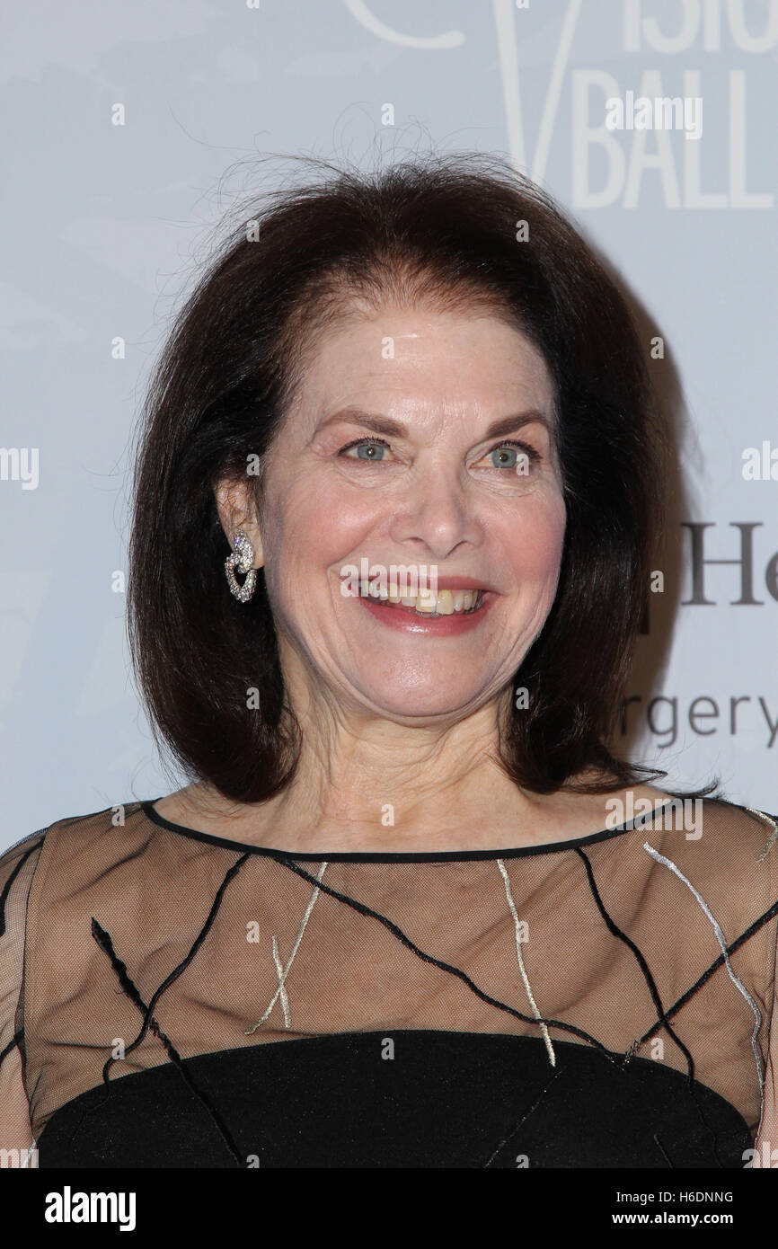 Beverly Hills, in California, Stati Uniti d'America. 27 ott 2016. Sherry Lansing. 2016 UCLA Neurochirurgia visionario sfera mantenuta al Beverly Wilshire Hotel di quattro stagioni. Photo credit: PMA/AdMedia Credito: PMA/AdMedia/ZUMA filo/Alamy Live News Foto Stock