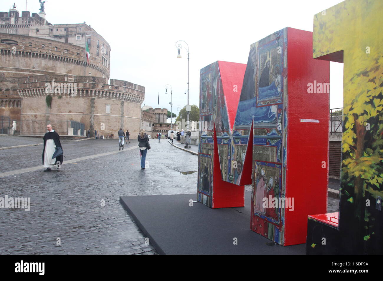 Vaticano, Roma, Italia. 27 ott 2016. Le persone che partecipano al Giubileo della Misericordia come parte dell Anno Santo straordinario presso il Vaticano a Roma, Italia Credito: Gari Wyn Williams/Alamy Live News Foto Stock