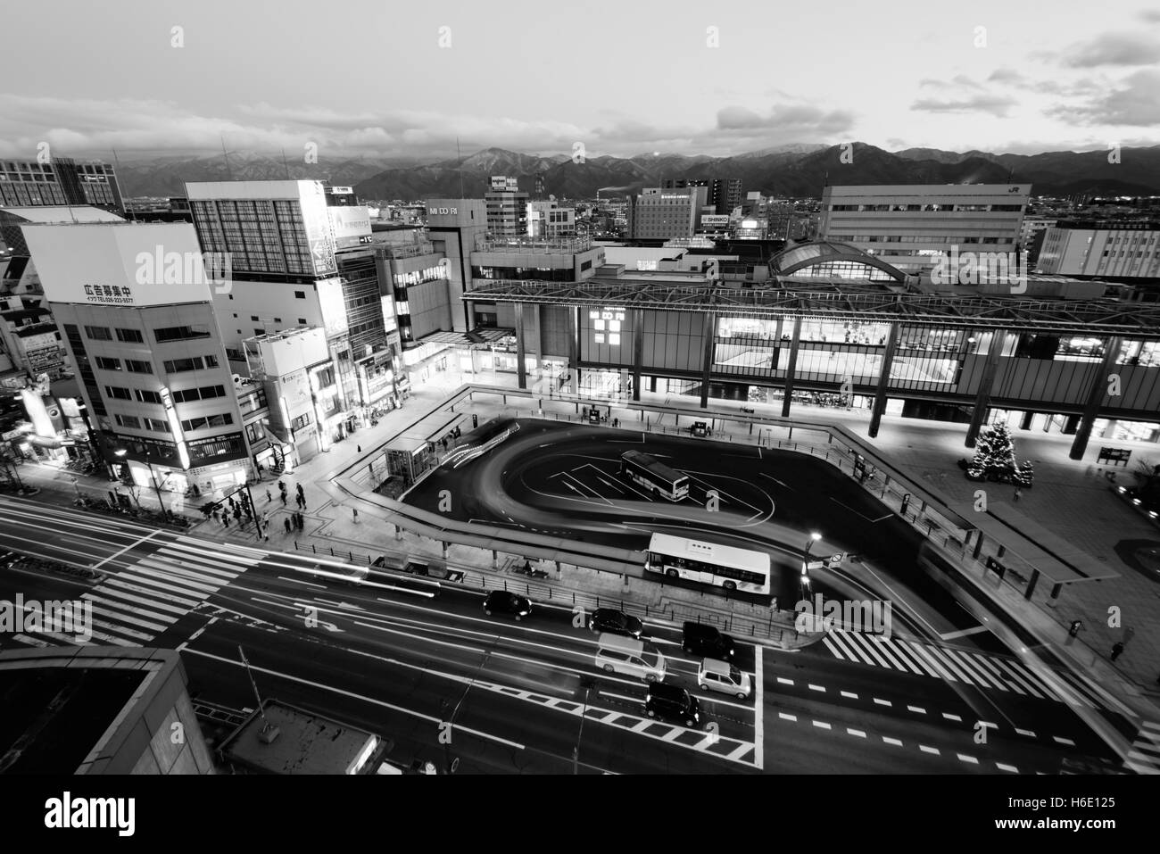 Nagano, Giappone - 27 dicembre 2015: Naganois la capitale della Prefettura di Nagano. Foto Stock