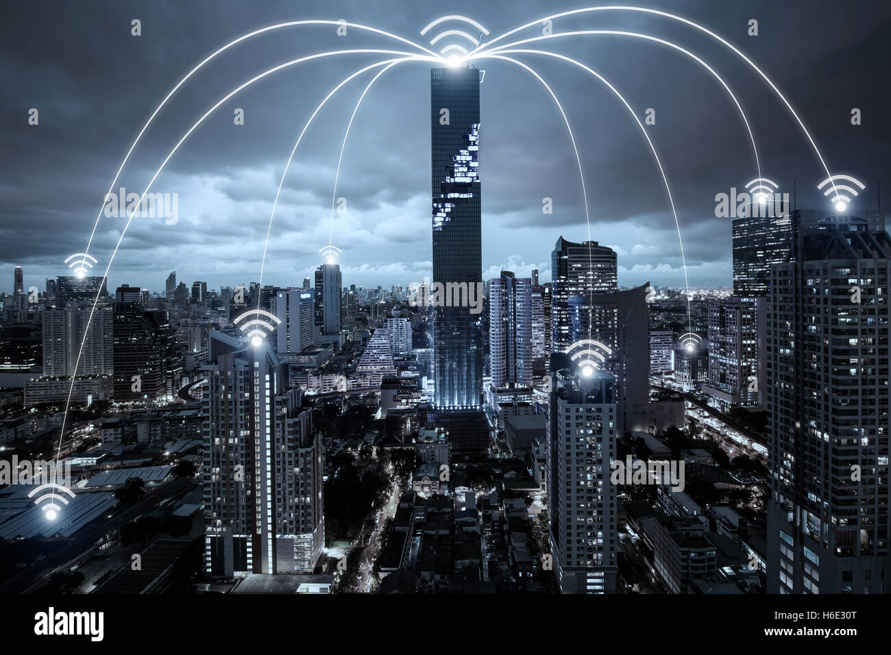 Connessione di rete wifi nel centro business district. Connessione wifi concetto di tecnologia Foto Stock