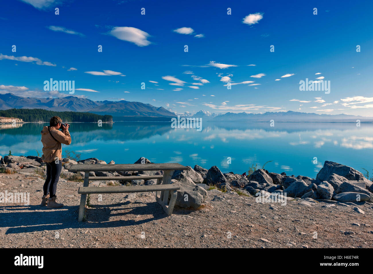 Lago Pukaki alimentato dal Fiume Tasman, dalla Tasmania e Hooker ghiacciai, vicino a Aoraki/Mount Cook, Nuova Zelanda Foto Stock
