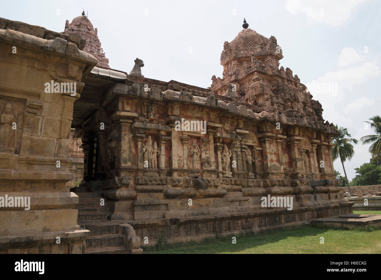 Amman Tempio della Dea Brihannayaki, il tempio di Brihadisvara complessa, Gangaikondacholapuram, Tamil Nadu, India. Vista dal nord. Foto Stock