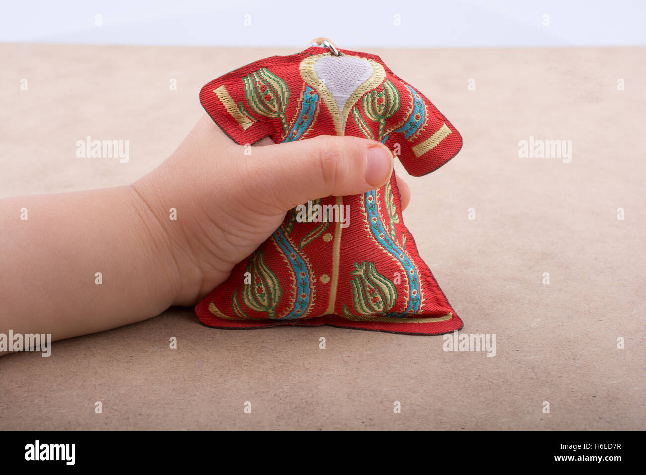 Abbigliamento con lo stile dei sultani ottomani in mano Foto Stock